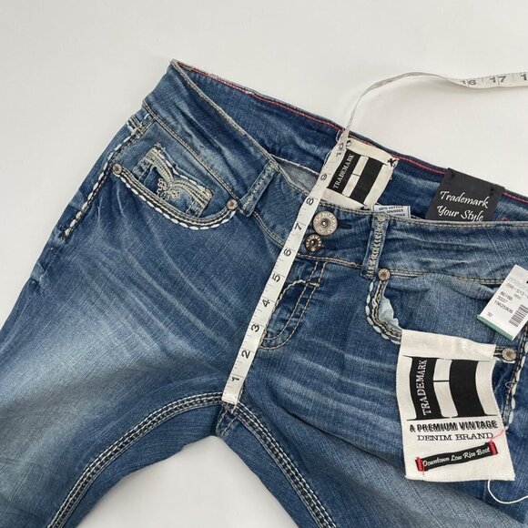 NWT Trademark Low Rise Downtown Boot Cut Jeans Womens Size 32 Maurices Pockets - Picture 9 of 10